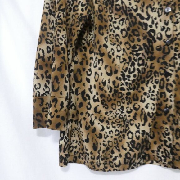 Unbranded | P2P 18 inches measured | Leopard Print Button Down Shirt - Picture 6 of 14